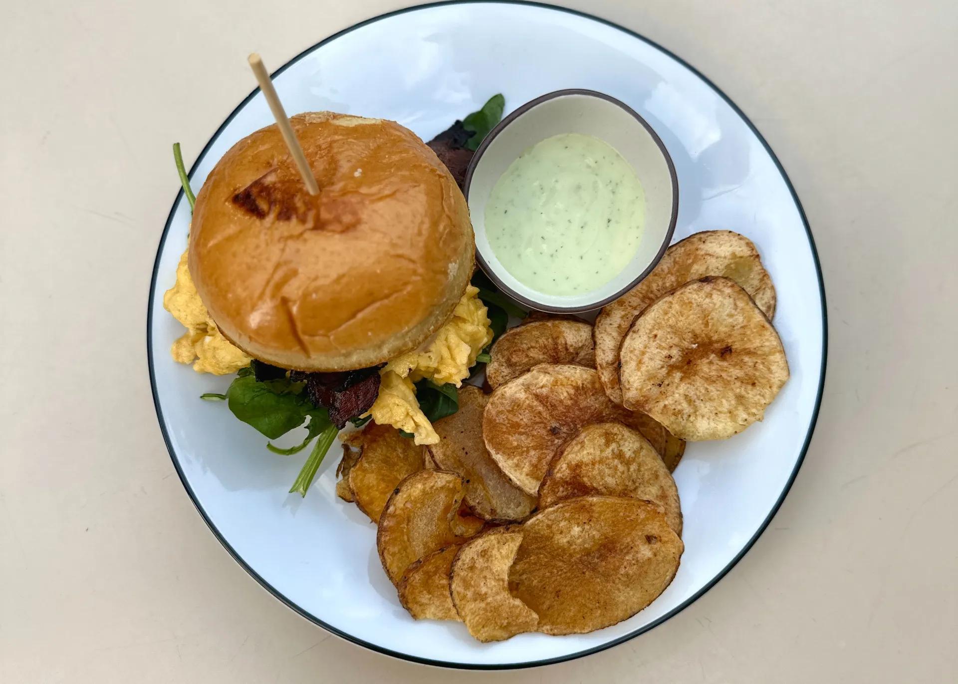 Popular item de Rebelión: Brioche and eggs